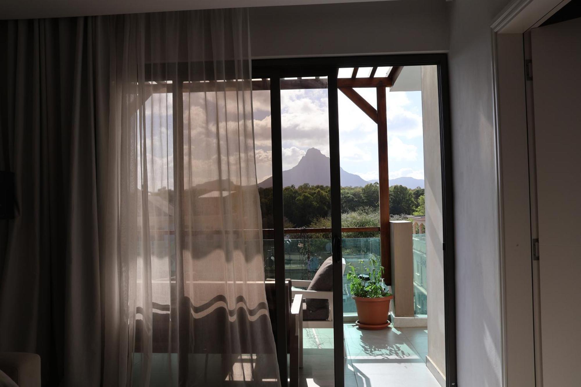 Top-Floor Modern 3Bd Penthouse With Beautiful Mountain View Terrace - 5 Min Walk To Beach Flic en Flac Exterior photo